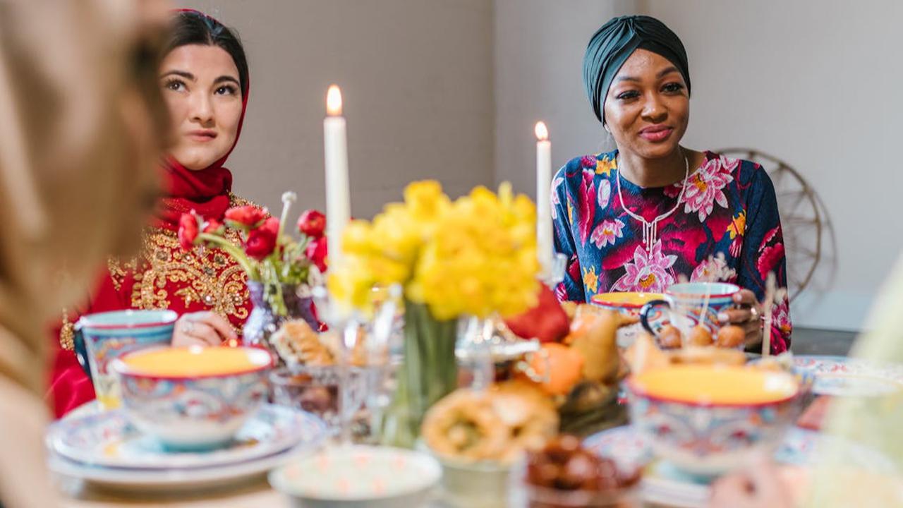 Lebaran Nikmat Tanpa Takut Kolesterol! Ini 5 Tips Cerdas Menyantap Makanan Bersantan di Hari Lebaran