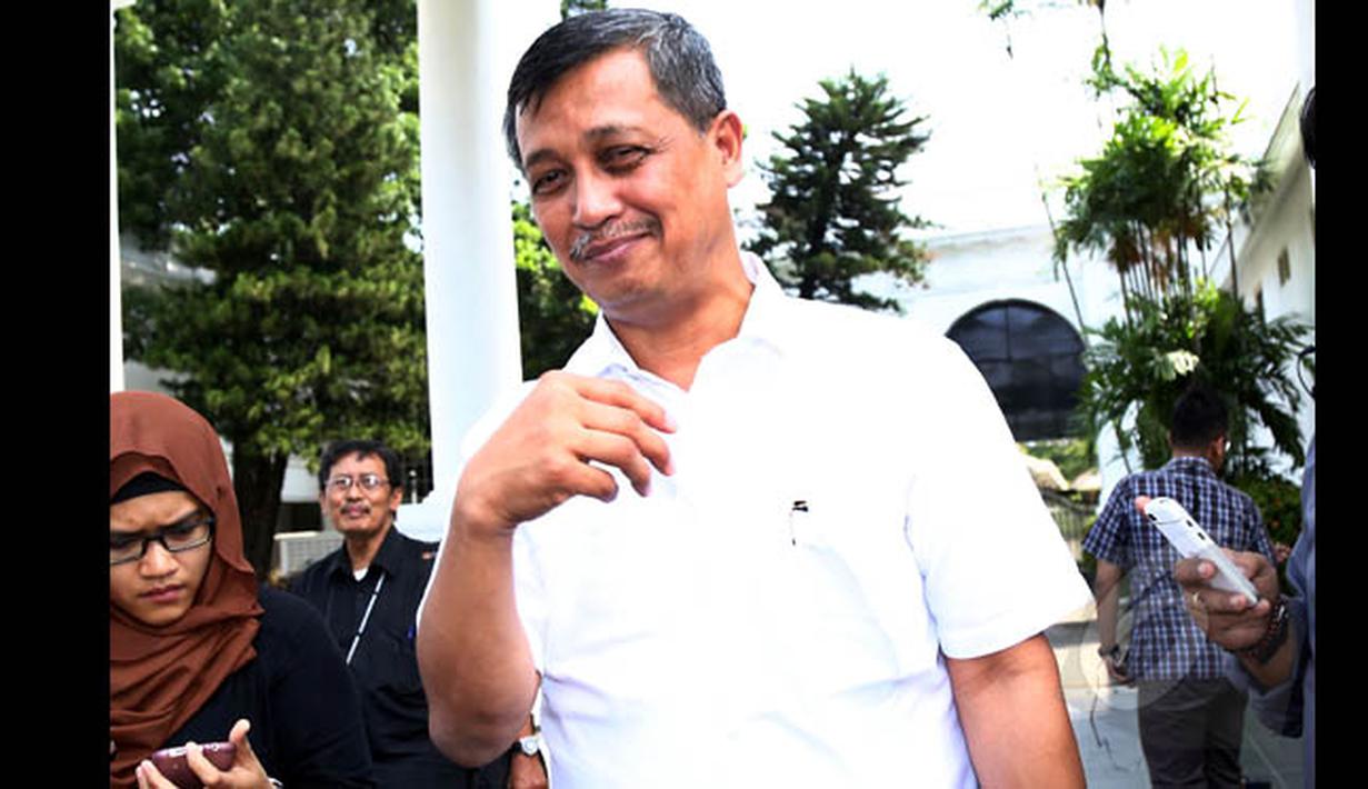 Anggota Tim Independen, Komjen (Purn) Oegroseno saat memberikan keterangan kepada wartawan usai menemui Presiden Jokowi di Istana Negara, Jakarta, Rabu (28/1/2015). (Liputan6.com/Faizal Fanani)