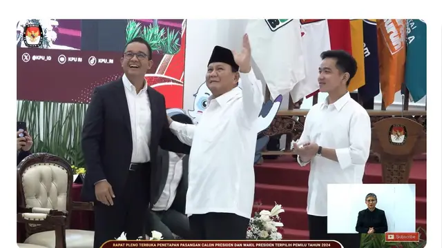Momen Presiden Terpilih 2024 Prabowo Subianto bersalaman dengan Calon Presiden (Capres) Nomor Urut 01 Anies Baswedan usai menyampaikan pidato di Komisi Pemilihan Umum Republik Indonesia (KPU RI).