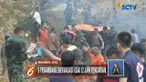 Saat longsor terjadi, kelima korban tepat berada di lubang tambang. Mereka tertimbun longsor dari tebing setinggi 15 meter.