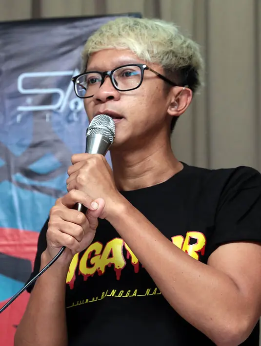 Sesuai keputusan pengadilan, komedian Ekstravaganza itu wajib memberikan tempat tinggal dan memberikan nafkah selama tiga bulan buat mantan istrinya. Ia  berharap permasalahan ini segera selesai. (Deki Prayoga/Bintang.com)