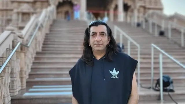 Masih Ingat Hans Pemain Si Doel Anak Sekolahan, Intip Potret Terbarunya yang Tak Pernah Ubah Penampilan