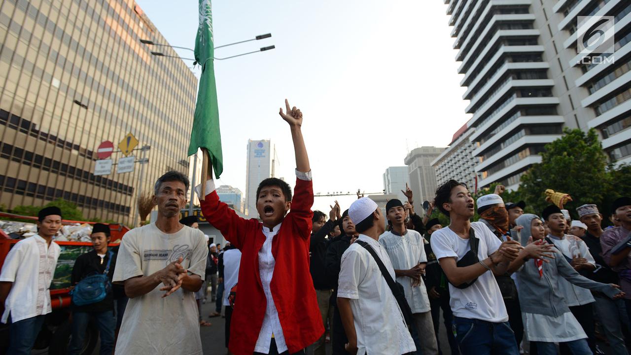 Massa Aksi 22 Mei di Depan Bawaslu