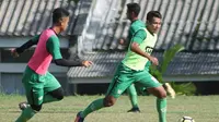 Semen Padang FC fokus mengasah penyelesaian akhir jelang laga penutup putaran pertama Liga 2 2018 kontra tuan rumah Cilegon United, Minggu (29/7/2018). (Bola.com/Arya Sikumbang)