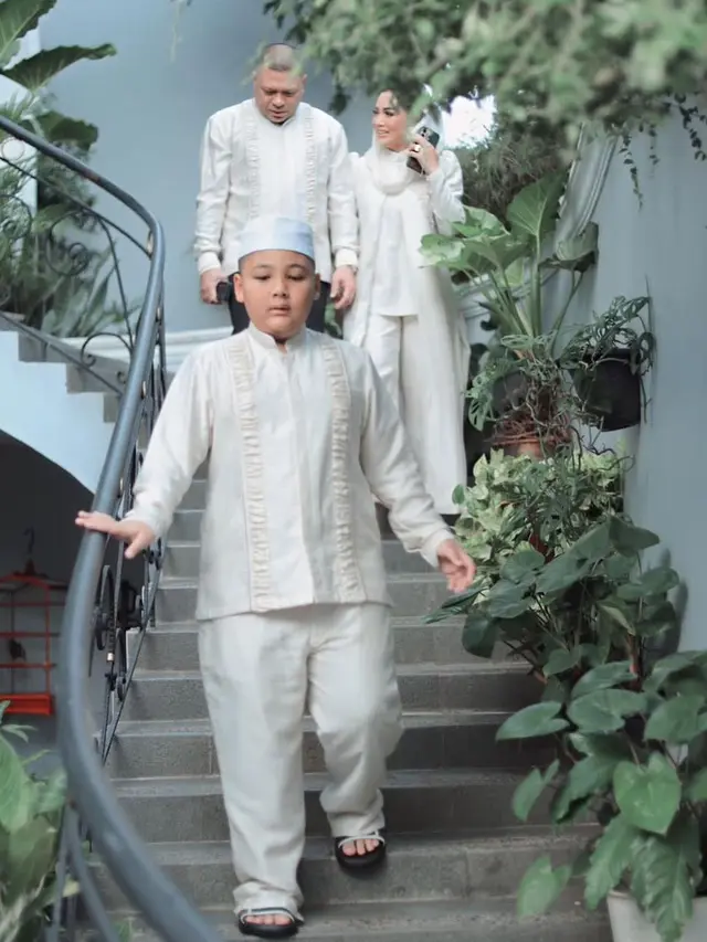 Keluarga  Kris Dayanti – Raul Lemos dalam Idul Adha 2023. (Instagram/ krisdayantilemos)