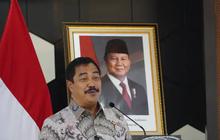 VIDEO: Guyon Menteri Imigrasi "Banyak Sekali Bintang Tiga di Tempat Kita"