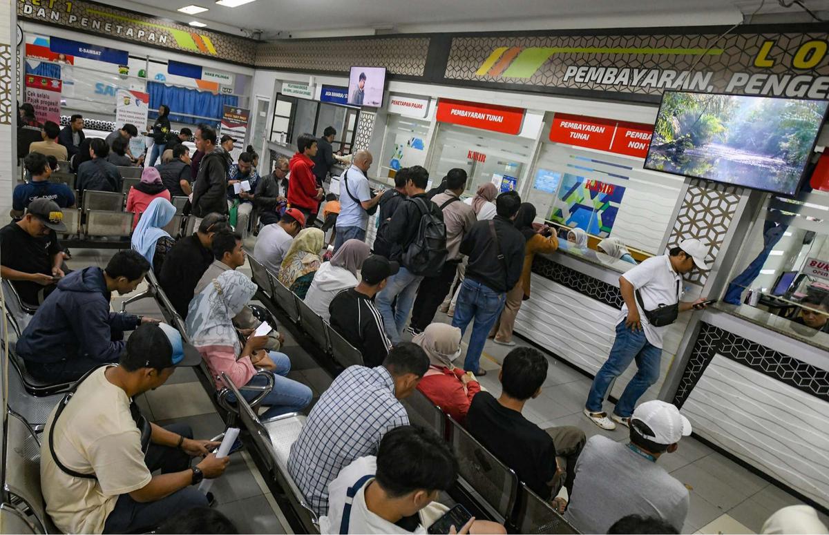 Warga serbu pemutihan pajak kendaraan bermotor