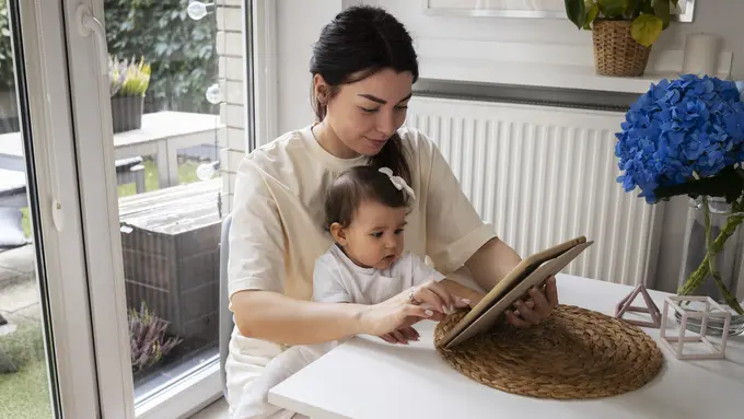 4 Gaya Parenting yang Dipercaya Bisa Meningkatkan Kecerdasan Anak (photo by freepik.com)