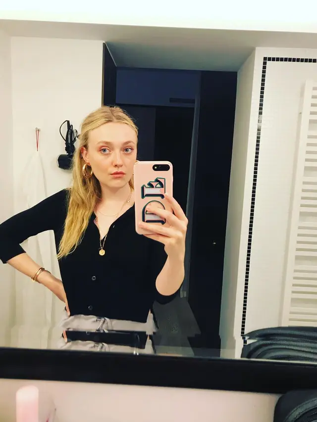 Dakota Fanning (Instagram/ dakotafanning)