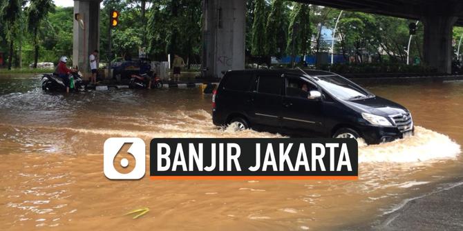 VIDEO: Jalanan di Kelapa Gading Masih Terendam Banjir Hingga Siang Ini