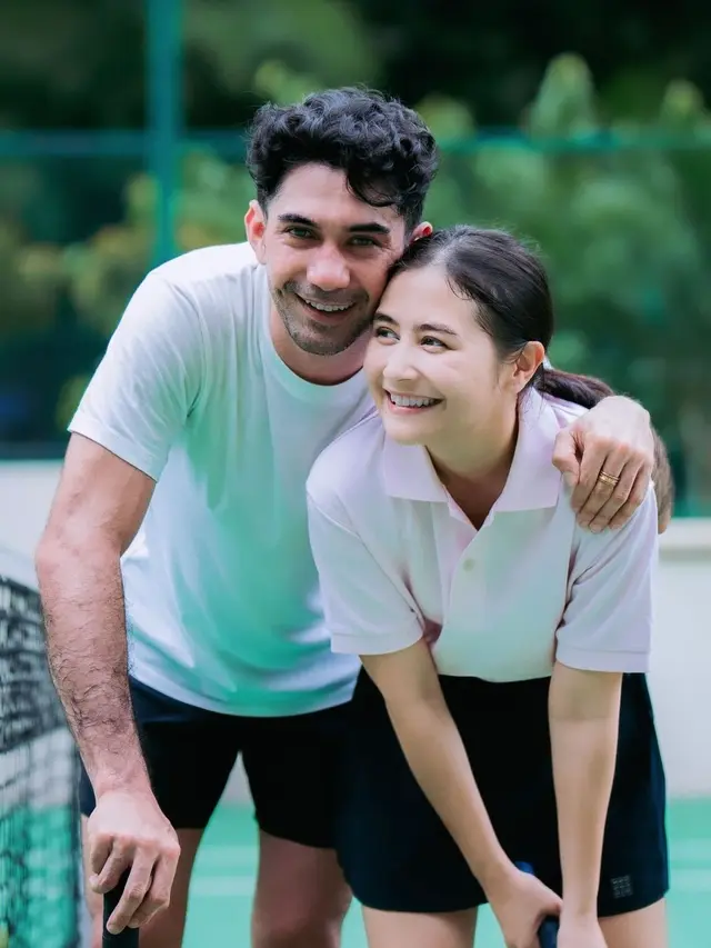 Prilly dan Reza Main Tenis