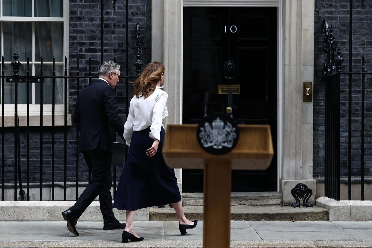 FOTO: Momen Keir Starmer Mundur dari Jabatan Perdana Menteri Inggris