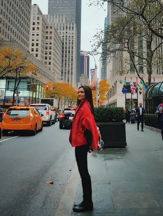 Michelle Ziudith pun tak menampik soal keinginannya memiliki kekasih dan segera menikah. Namun sayangnya, belum bisa terwujud lantaran Michelle yang belum memiliki kekasih. "Calonnya saja belum ada," pungkasnya. (Instagram/michelleziu)