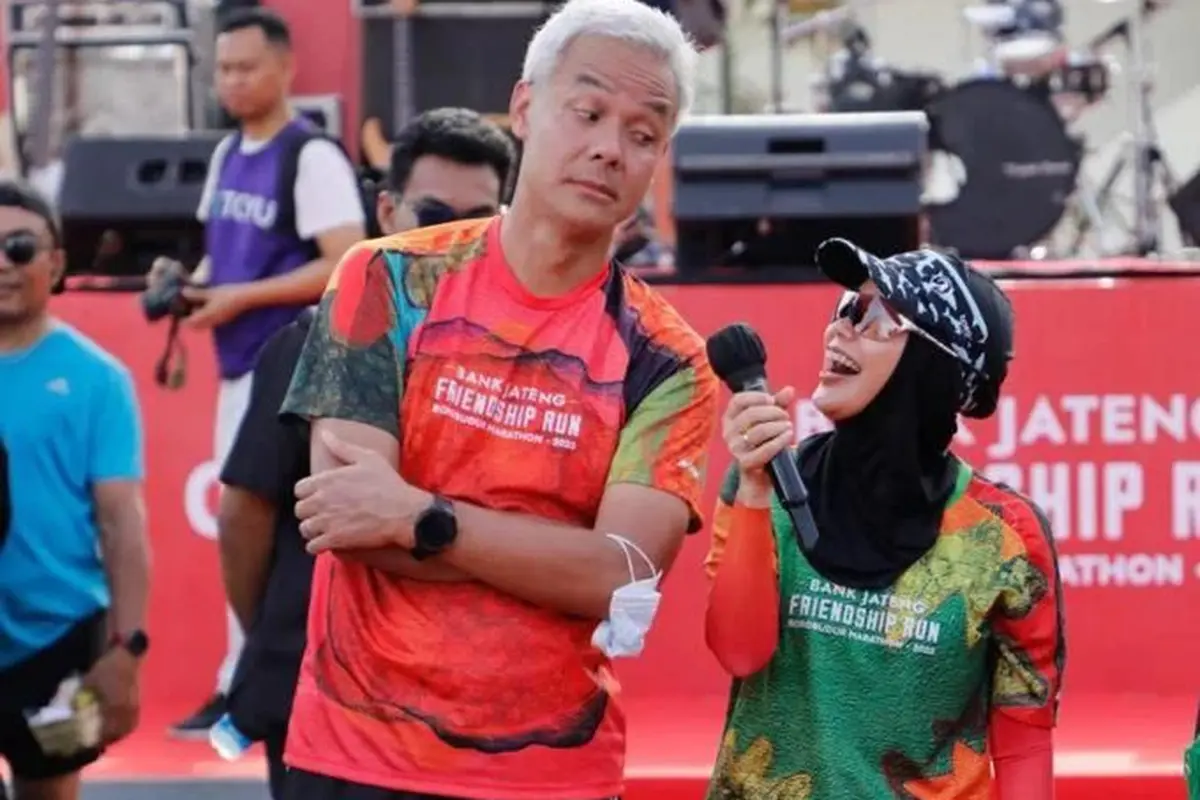 4 Item Fashion yang Wajib Dikenakan Siti Atikoh, Istri Ganjar Pranowo untuk Tampil Modis Saat Berolahraga