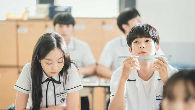 Our Beloved Summer. (SBS via Soompi)