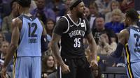 Trevor Booker merayakan keberhasilannya mencetak poin saat bersua Grizzlies (AP)