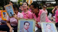 Duka Warga Menyelimuti Kepergian Raja Thailand