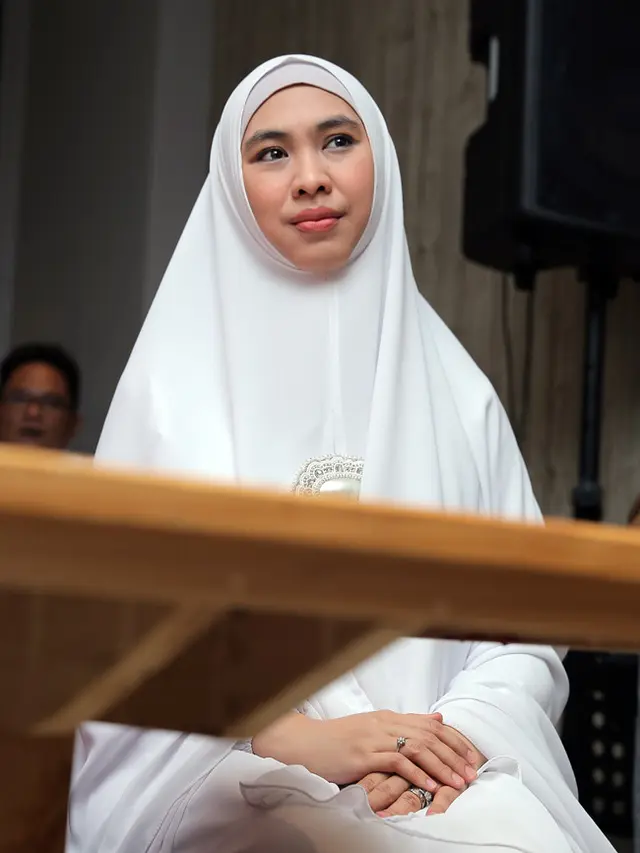 [Bintang] Oki Setiana Dewi