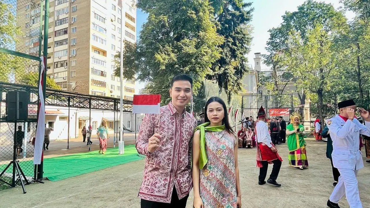 Hari Putra dan Rara LIDA mengikuti peringatan HUT RI ke-77 di KBRI Rusia (Foto: Instagram hariiputraa_lida2020)