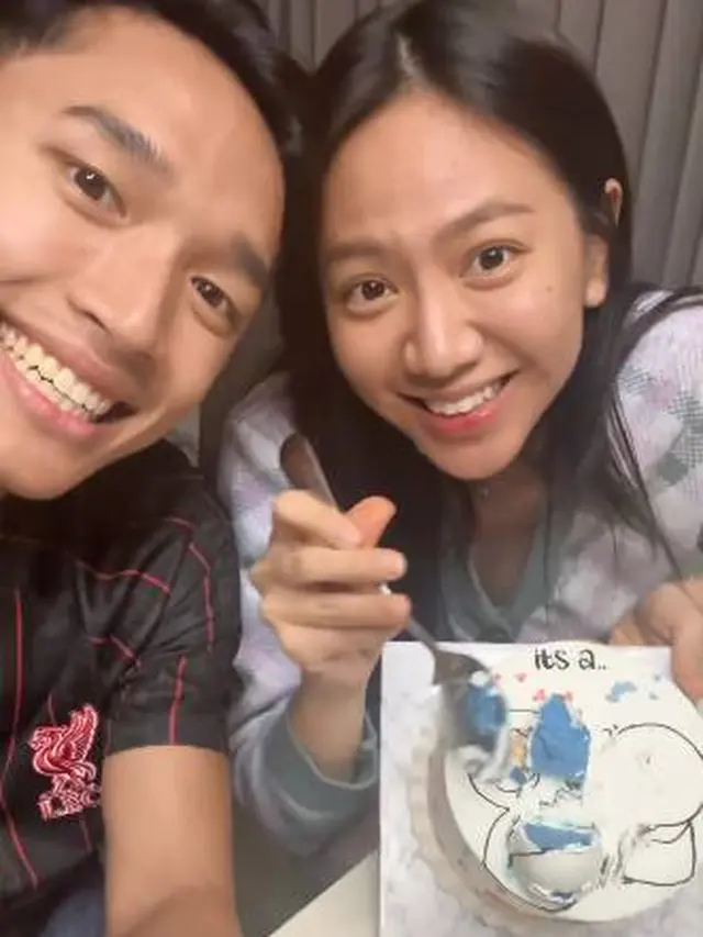 7 Momen Jonatan Christie dan Shanju Umumkan Kelamin Buah Hati