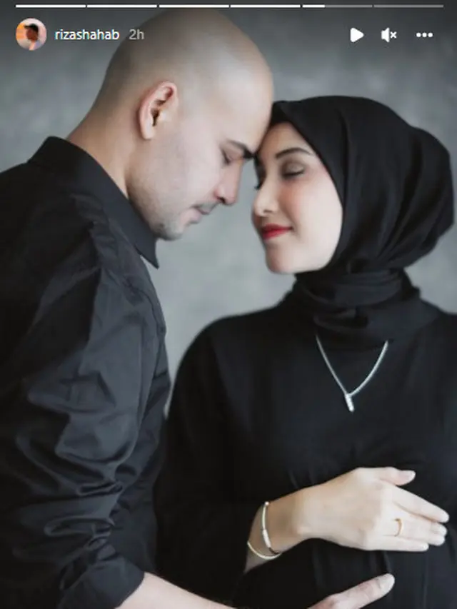 Hamil Anak Pertama, Ini 5 Potret Maternity Shoot Istri Riza Shahab