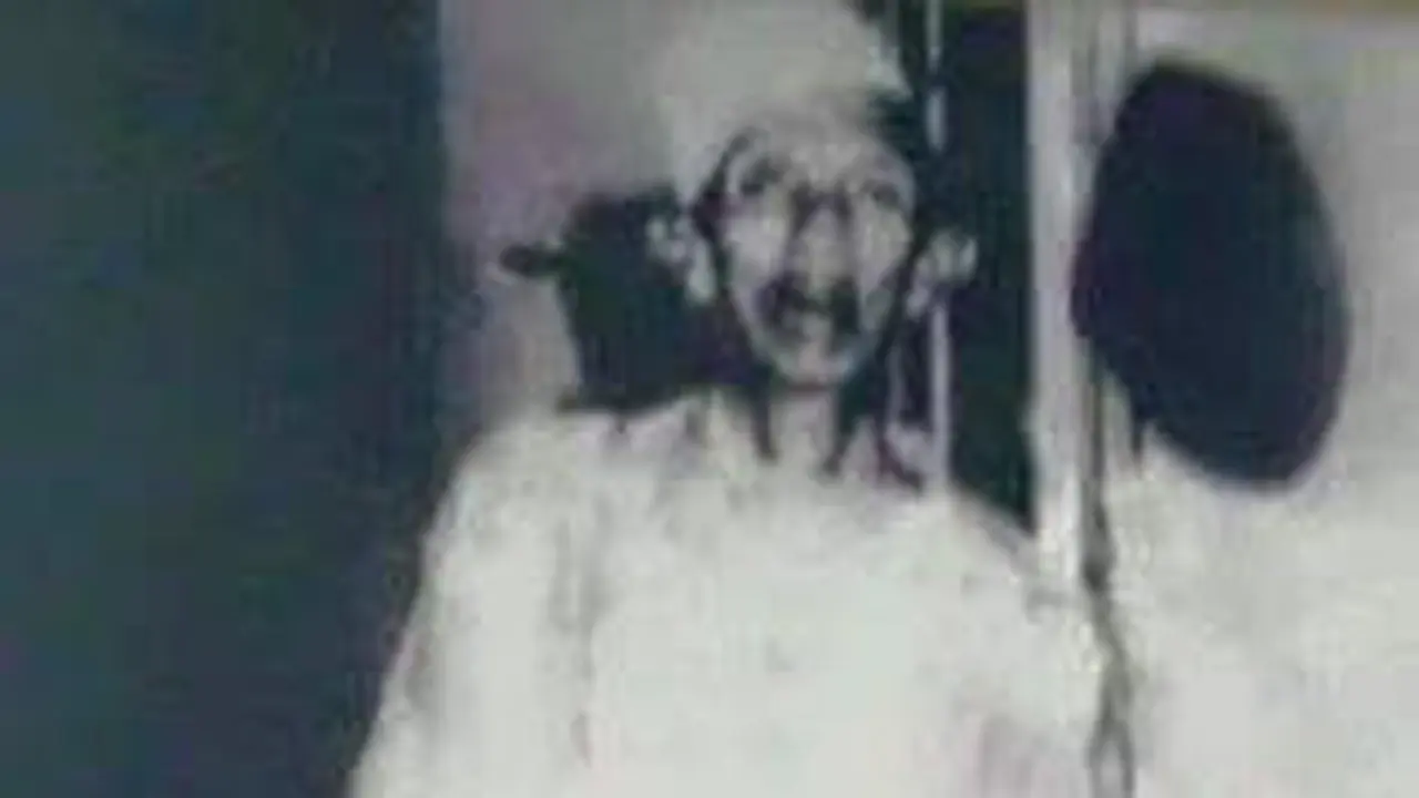 Waliyullah KH Ali Mas'ud alias Gus Ud atau Mbah Hud Pagerwojo Sidoarjo. (Foto: Istimewa/FB Hamim Jazuli)