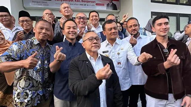 Zulkifli Hasan bersama Verrell Bramasta.