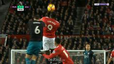 Berita video highlights Premier League 2017-2018, Manchester United vs Southampton, dengan skor 0-0. This video presented by BallBall.