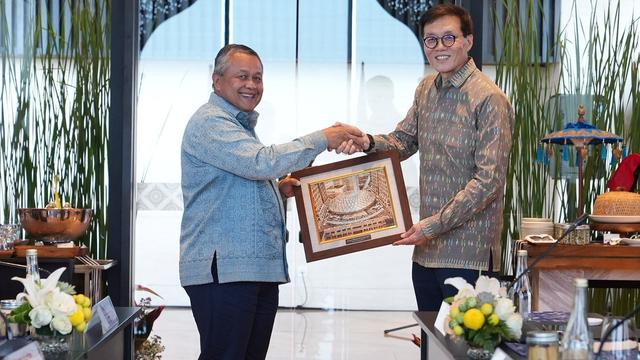 <p>Bank Indonesia (BI) dan Bank of Korea (BOK) mencapai kesepakatan dalam penggunaan mata uang lokal dalam transaksi keuangan dan ekonomi (Local Currency Transaction/LCT) dengan target implementasi pada 2024.(Dok BI)</p>