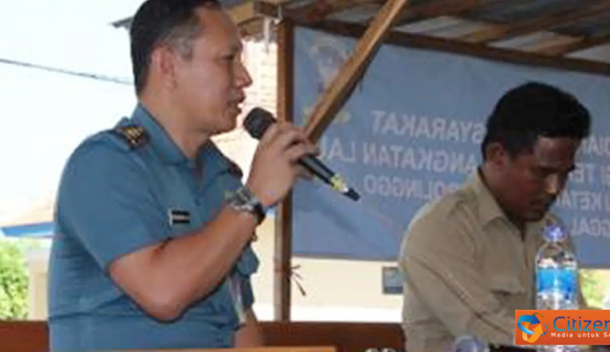 Citizen6, Probolinggo: LP2M STTAL Kobangdikal laksanakan kegiatan Pemberdayaan Mayarakat Nelayan (PMN) mengenai pemanfaatan energi matahari (surya) di Pulau Gili Ketapang Kabupaten Probolinggo, Rabu (5/9). (Pengirim: Penkobangdikal)