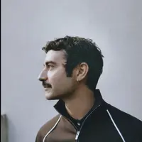 Alasan di balik hengkangnya Dario Vitale dari Versace hanya setelah 8 bulan menjabat.