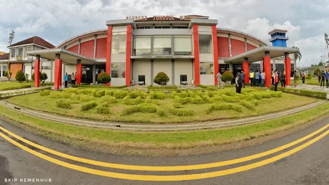 Bandara Tunggul Wulung yang terletak di Kecamatan Jeruk Legi, Kabupaten Cilacap, Provinsi Jawa Tengah.