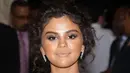 Sumber itu mengatakan bahwa Selena tak ingin orang menganggapnya sebagai wanita yang hadir di Met Gala dan ditemani pria setiap tahunnya. (MARION CURTIS/STARPIX/REX/SHUTTERSTOCK/HollywoodLife)