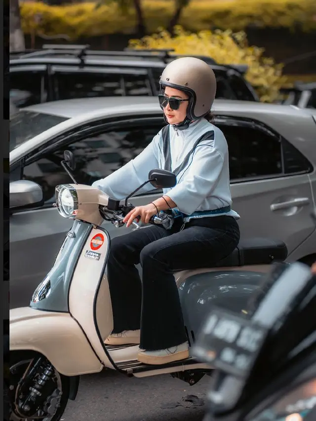 [Fimela] Vega Darwanti