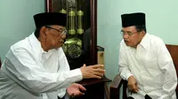 Hasyim Muzadi bertemu Jusuf Kalla (Liputan6.com/Andrian M Tunay)