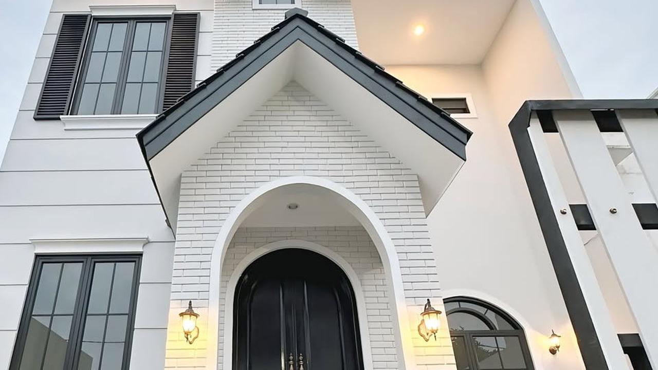 Potret Desain Rumah Karya Natalie Sarah Bergaya Amerika Classic, Sederhana Tapi Terlihat Mewah
