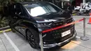 Mobil mewah tersebut disita usai tim penyidik KPK melakukan penggeledahan rumah dinas eks Wamenaker Immanuel Ebenezer di kawasan Pancoran, Jakarta Selatan, Selasa (26/8/2025). (Liputan6.com/Helmi Fithriansyah)