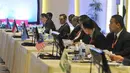 Perwakilan dari negara-negara peserta tampak hadir di pertemuan Sekjen MK se-Asia, Jakarta, Senin (25/5/2015). Pertemuan dihadiri 13 negara peserta membahas rangkaian persiapan jelang kongres yang akan dilakukan pada 2016. (Liputan6.com/Herman Zakharia)
