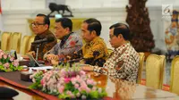 Presiden Joko Widodo menerima kedatangan Dewan Pengarah Badan Pembinaan Ideologi Pancasila (BPIP) di Istana Merdeka, Jakarta, Kamis (9/5/2019). Dalam pertemuan tersebut,  Jokowi didampingi Menko Polhukam Wiranto, Mensesneg Pratikno dan Sekretaris Kabinet Pramono Anung. (Liputan6.com/Angga Yuniar)
