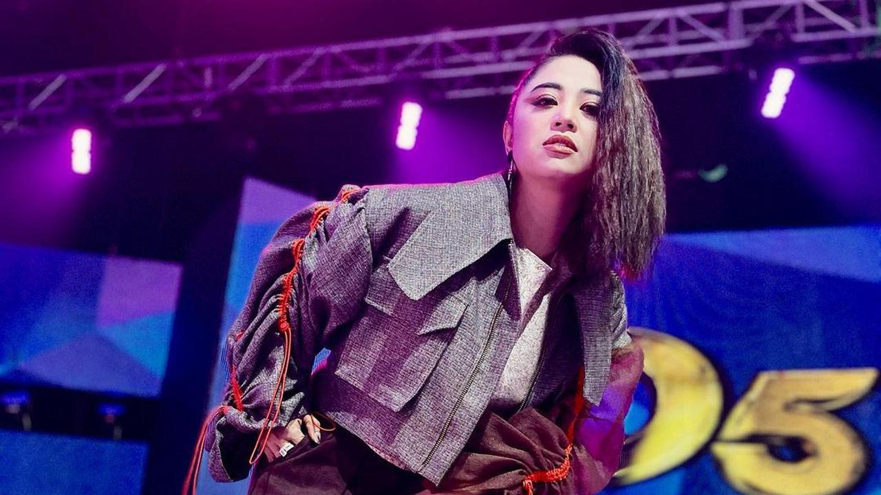 [Fimela] Dewi Perssik