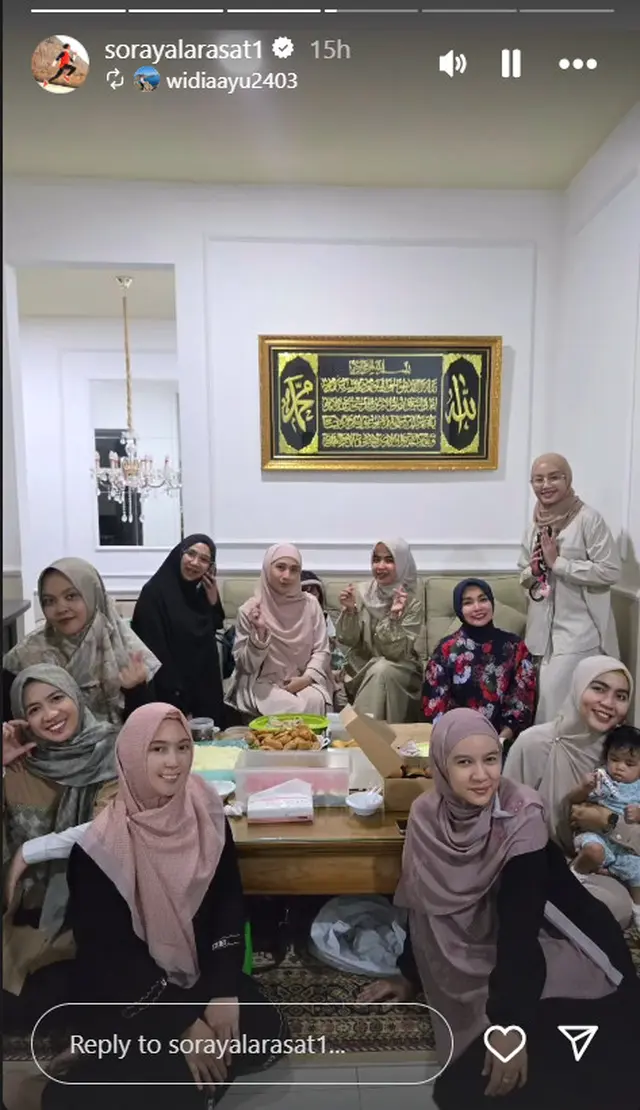 6 Potret artis mualaf buka puasa Ramadan 2025, Ayana Moon jajan pentol 