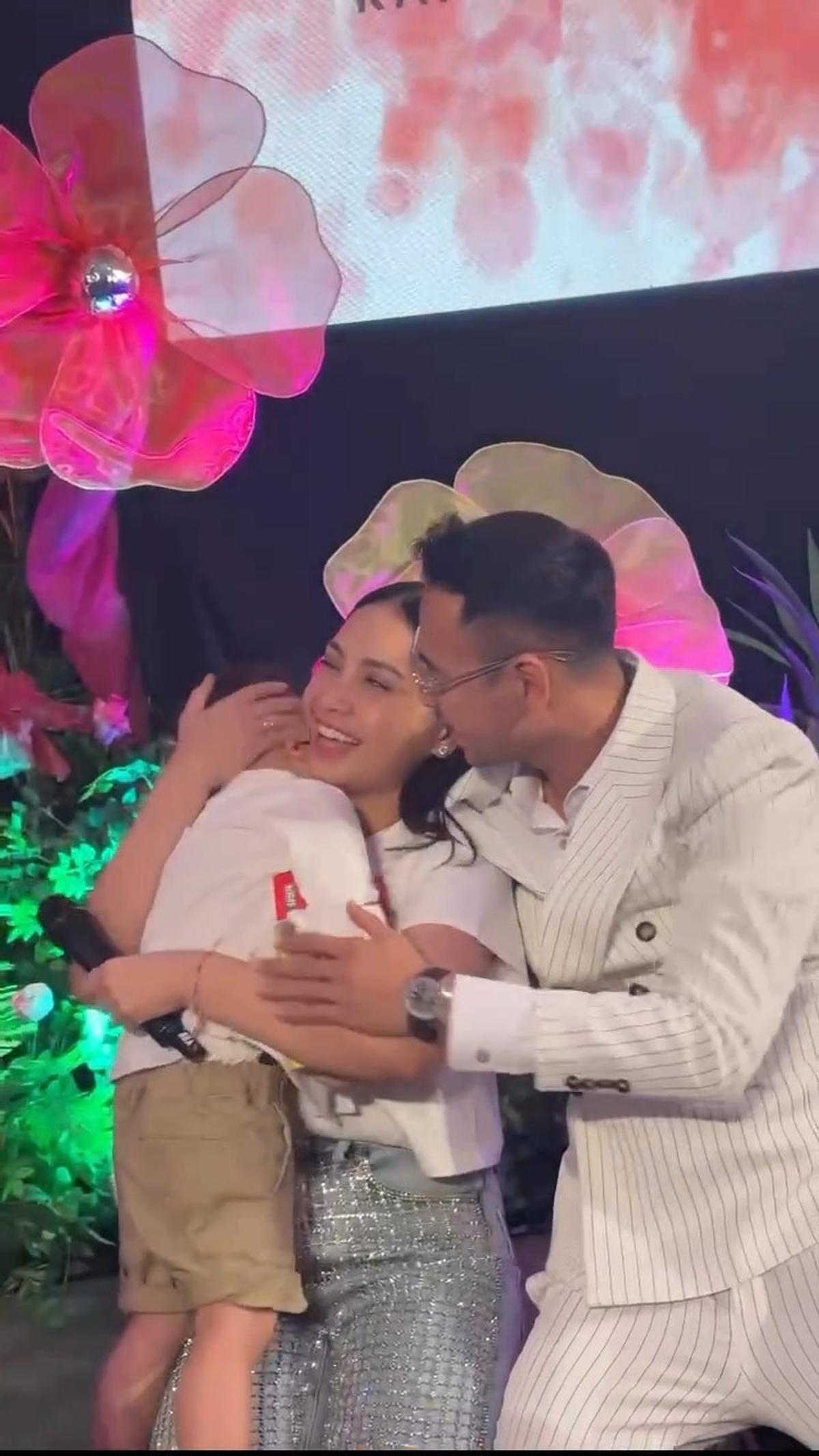 Momen Haru Rayyanza Beri Kejutan Nyanyi di Ulang Tahun Raffi Ahmad dan Nagita Slavina