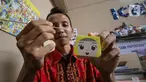 Karyawan melakukan rancang bangun model kertas atau papercraft di rumah produksi Ichinogami di Kemanggisan, Jakarta Barat, Kamis (31/8/2023). (Liputan6.com/Angga Yuniar)
