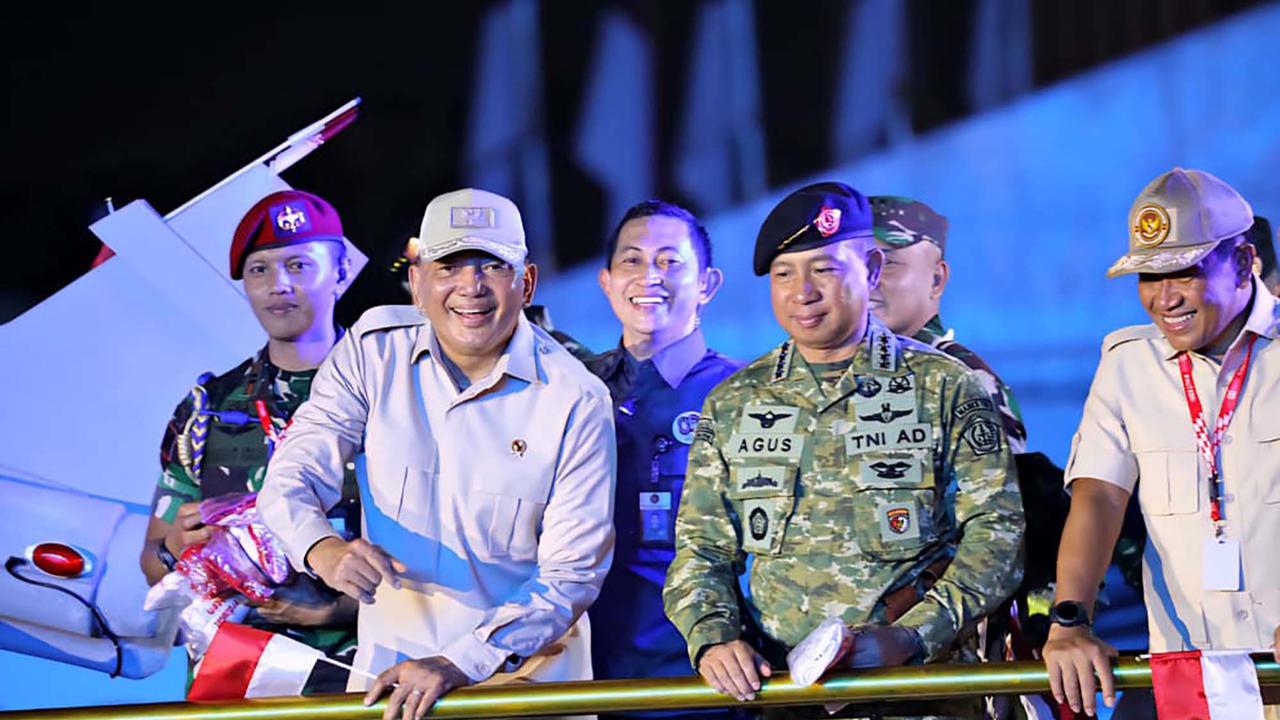 FOTO: Meriah! Pesta Rakyat & Karnaval HUT ke-80 RI Dimeriahkan TNI dan Kemhan