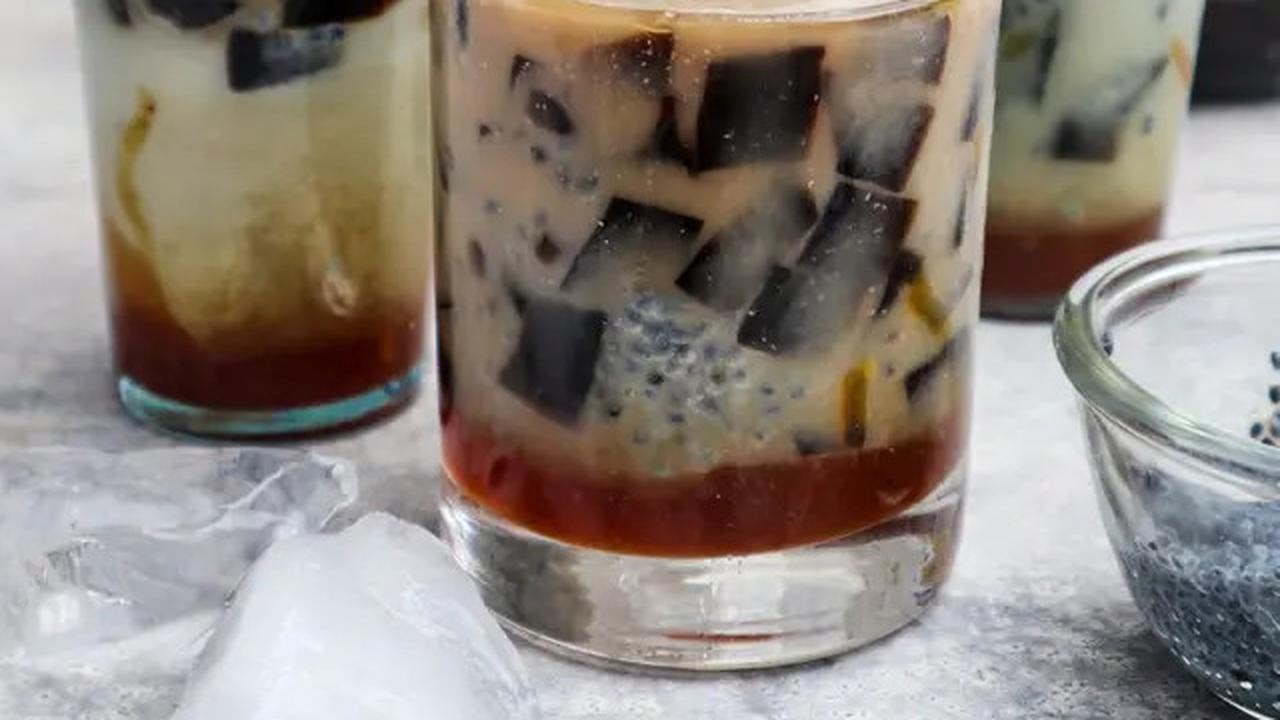 11 Resep Es Nutrijel Cincau yang Segarnya Bikin Nagih, Cocok untuk Menu Buka Puasa