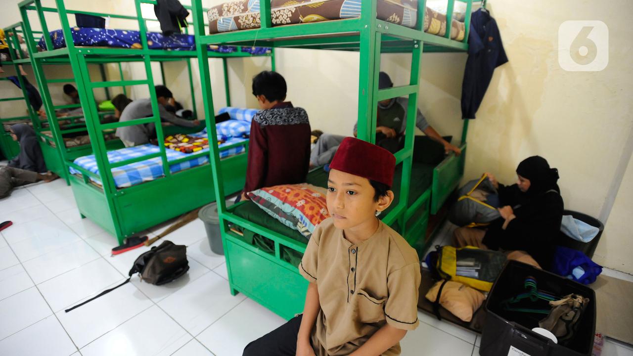 Melihat Para Santri Baru Masuk Pesantren