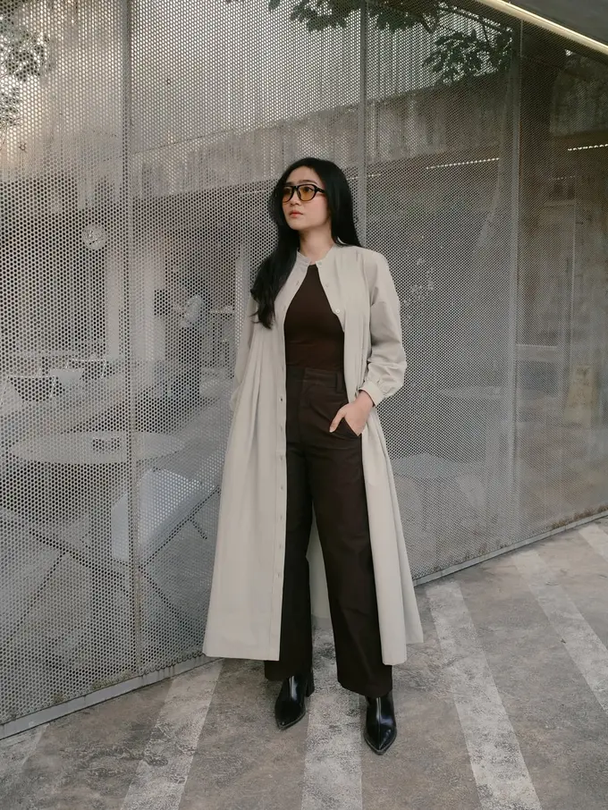 Gaya Santun Febby Rastanty, Satu Tunik Dua Look untuk Lebaran hingga Hangout