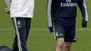 Pelatih anyar Real Madrid, Santiago Solari, memimpin sesi latihan di Valdebebas, Madrid, Selasa (30/10/2018). Santiago Solari menjadi pelatih Real Madrid menggantikan Julen Lopetegui yang dipecat. (AP/Manu Fernandez)