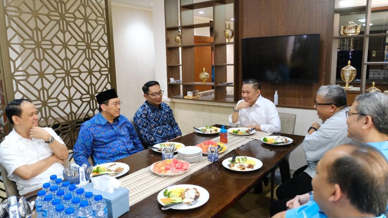 <b>PKS dan Partai Gelora Akur di Pilkada Jakarta 2024</b>
