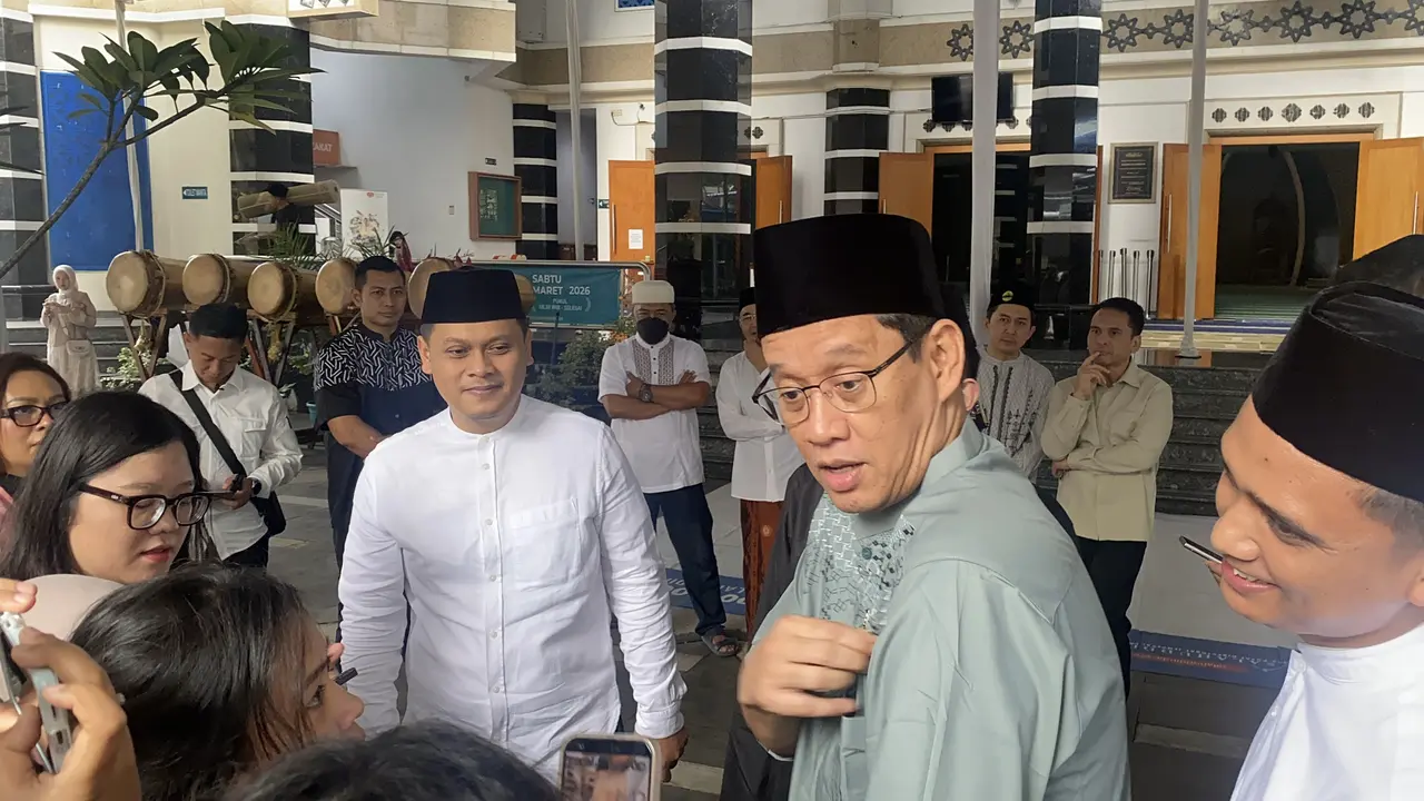Menkeu Purbaya Yudhi Sardewa setelah melaksanakan Shalat Idulfitri di Masjid Salahuddin, Kantor Direktorat Jenderal Pajak (DJP), Jakarta, Sabtu (21/3/2026). (Foto: Liputan6.com/Immanuel Christian)